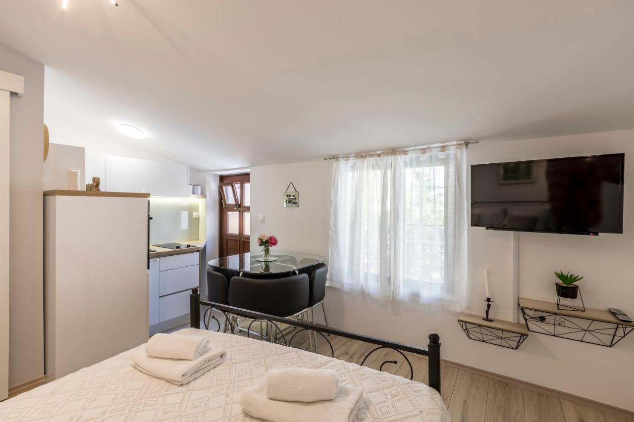 Studio Apartment Paradise Garden Split Exterior photo